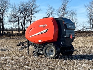 Tractor de marcha atrás BV4580 PREM 4WD de 90HP con caja de cambios, modelo 2023, en venta - Product Image 3