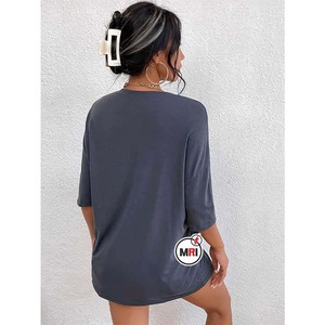 Stock de ropa a granel, mezcla de pacas, camiseta de bloque de Color holgada informal personalizada, camisetas de algodón de manga corta con estampado de hombros caídos para mujer - Product Image 2