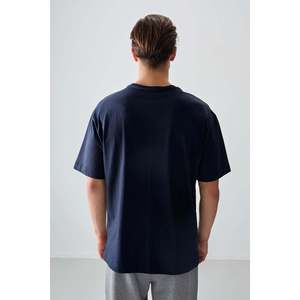 เสื้อยืดพิมพ์ลายโอเวอร์ไซส์เนื้อผ้าฝ้าย 100% สีกรมท่าสำหรับผู้ชาย Air Jones - เสื้อยืดสไตล์ลำลองแนวสตรีท - Product Image 5