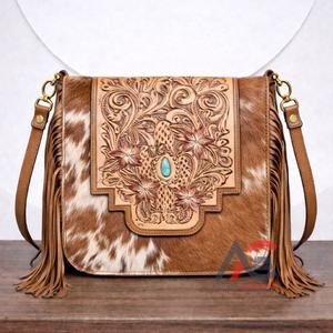Bolso de Mensajero Estilo Bohemio Vintage, Hecho a Mano, con Flecos de Cuero Tallado a Mano, Diseño Occidental, Piel de Vaca, Estilo Gitano - Product Image 1