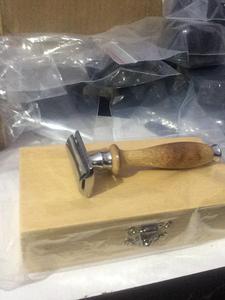 Rasoir de sécurité de rasage humide de haute qualité pour hommes et femmes outil de soin de rasoir traditionnel en alliage d'aluminium d'origine pour l'utilisation du visage - Product Image 5