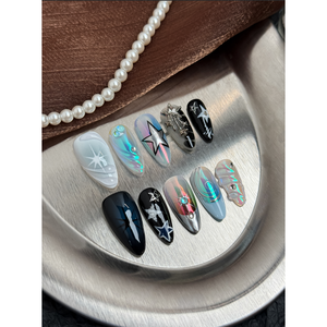 Stellar Muse Press on Nail, design élégant pour femmes - Product Image 1