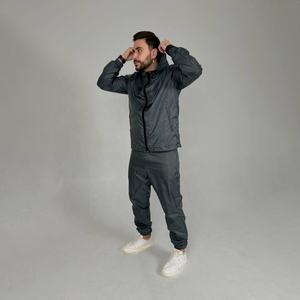 Conjunto Deportivo de Chaqueta Cortavientos y Pantalones Cortos de Poliéster Ligero, Diseño Personalizado, Unisex, de Alta Calidad, a Precio Económico y en Tendencia - Product Image 3