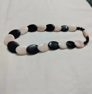 Collar de Cuentas de Resina Elegante, Accesorio de Joyería Atrevido y Llamativo para los Amantes de la Moda Moderna de la India - Product Image 6