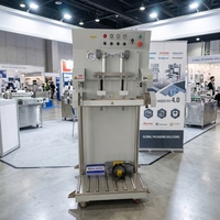 Machine d'emballage sous vide industrielle pour le remplissage d'azote, destinée aux granulés plastiques, aux matériaux chimiques et aux emballages de sacs.