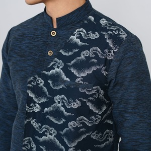 Chemise à manches longues confortable pour hommes d'inspiration ethnique avec imprimé nuage élégant et design moderne Slim Fit fait à la main d'Indonésie - Product Image 5