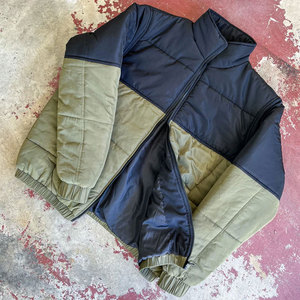 Chaqueta acolchada de concha blanda con logotipo personalizado Unisex, ropa de calle de invierno, estilo informal con cuello con capucha y cremallera, algodón cálido para hombres y mujeres - Product Image 4