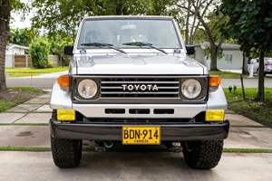 Toyota Land Cruiser FZJ73 de 1993, Usado, Mercado Sudamericano, Serie 70, Transmisión Manual de 5 Velocidades, Motor de 4.5 Litros y 6 Cilindros, Tracción en las 4 Ruedas - Product Image 2