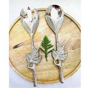 ชุดเครื่องใช้บนโต๊ะอาหารสแตนเลส2ชิ้นแบบทันสมัยทำจากโลหะมิเรอร์เครื่องเงินพร้อมผิวสีเงินทำในอินเดียสำหรับเป็นของขวัญทางธุรกิจ - Product Image 1