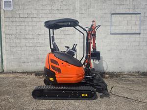 Livraison gratuite HH20 Mini-excavatrice de 2,0 tonnes |   Auvent ouvert |   19 kW Diesel |   Profondeur de creusement de 2,06 m |   Pilote hydraulique |   Chenilles en caoutchouc - Product Image 4