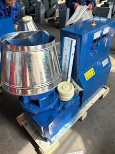 Máquina de pellets de madera Máquina de pellets de alimentación animal de troquel plano - Product Image 2