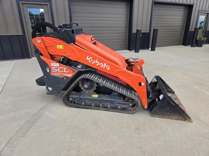 รถตักล้อยางขนาดเล็ก Kubota SCL1000 ปี 2023 พร้อมบุ้งกี๋ สำหรับงานก่อสร้างในฟาร์ม - Product Image 3