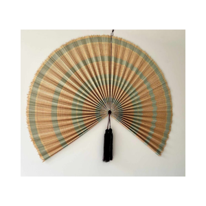 Éventail artisanal en bambou naturel en forme de cœur coloré Éventail en feuille de plam pour l'été 99GD du Vietnam - Product Image 5