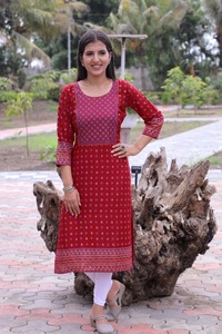 ขายส่งOEMที่สง่างามชาติพันธุ์สบายๆMidiชุดสุภาพสตรีพิมพ์ดอกไม้Reyon Kurtiชุดขนาดใหญ่ - Product Image 2