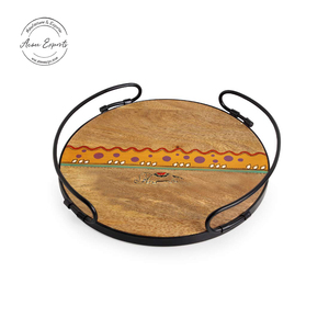 "Elegante bandeja de madera para servir con asas plateadas, duradera y elegante, perfecta para cenar o entretenerse, 14x10 pulgadas" - Product Image 2