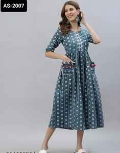 Colecciones Kurtis de estilo moderno indio para uso informal y diario Impresión digital Kurtis de algodón del sur de talla grande con patrón de lujo - Product Image 5