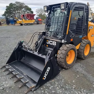 Chargeuse compacte JCB 2023 d'occasion avec moteur central et composants de roulement pour exploitations agricoles 155 - Product Image 1