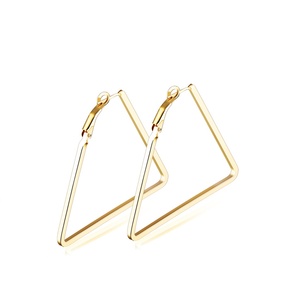 Pendientes de latón personalizados de lujo, joyería de moda chapada en oro de diseño, aros de acero inoxidable, producto de venta al por mayor - Product Image 1