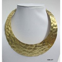 Prix de gros Africain Design Collier Parties Femmes Filles Utiliser Haute Qualité Fabricant Fait Main Grand Collier en Laiton