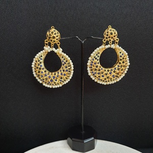 Pendientes de piedra azul Jadau Chandbali estilo bohemio étnico para Aniversario de fiesta de boda hechos de latón con perla como piedra principal - Product Image 1