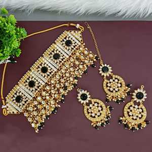 Indian Traditional <b>Black</b> Crystal Kundan Necklace Earring Mangtikka Ethnic Bridal Jewelry Set For Women - Product Image 2