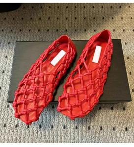 Zapatos de vestir de verano transpirables con tacón bajo y diseño hueco para mujer, bailarinas de malla con punta redonda y adornos de diamantes de imitación. - Product Image 1