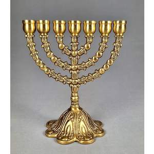 Menorá Artesanal de Latón con Detalles Hechos a Mano, Decoración Religiosa Ecológica para el Hogar, para Navidad y Bodas - Product Image 2