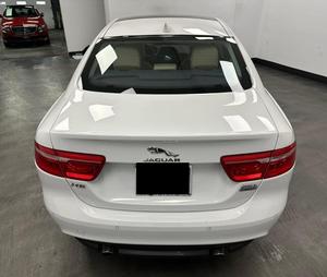 Increíble Jaguar XE 25t Premium AWD 2018 Usado en Perfectas Condiciones con Poco Kilometraje en Existencia, Ofrecido a una Fantástica Oferta - Product Image 2