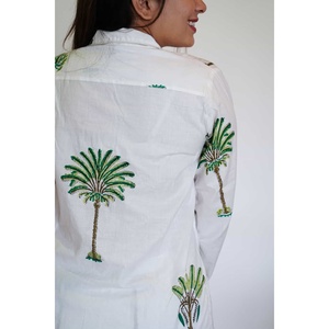 Conjunto de Pijama Lujoso Tejido a Mano con Cintura Elástica y Botones, Camisas de Dormir Suaves con Estampado de Palmeras para Familias, Ropa de Casa Sostenible Odem - Product Image 4