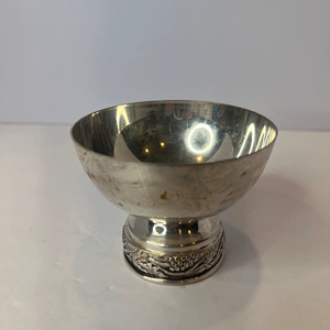 Bol de service en argent gravé de style vintage, vaisselle élégante, idéal pour les soupes, les ragoûts et les repas quotidiens, en provenance d'Inde - Product Image 1