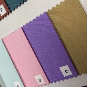 Tissu de chemise en polycoton premium Blanco avec une finition douce et respirante et une qualité infroissable pour chemises homme et femme - Product Image 6