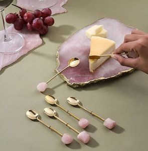 Juego de cucharas de postre con mango de cuarzo rosa de calidad superior (paquete de 6) a precio mayorista - Product Image 3