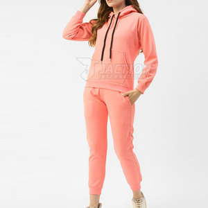 Ensemble sweat à capuche et jogging streetwear pour femme, en promotion, fabriqué en matière douce de haute qualité à prix réduit - Product Image 4