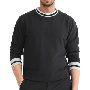 Sweat-shirt chaud classique pour hommes avec tissu en coton doux et design élégant parfait pour les vêtements décontractés et les activités hivernales en plein air - Product Image 1