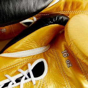 Nuevos guantes de entrenamiento MS de boxeo de alta calidad de 16oz-Gold Black Lace 3 - Product Image 3