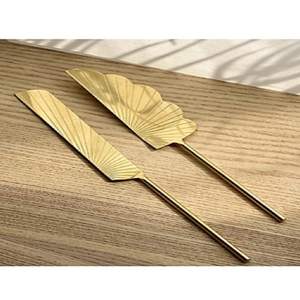 Couteau à gâteau en laiton parfaitement conçu et ensemble de serveur pour l'hébergement dans le style pour les fêtes et événements au prix de gros de l'Inde - Product Image 2