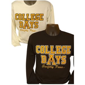 Sudadera con Cuello Redondo Dorada de College Days Swiftly Pass, Bordado Premium de Chenilla, Inspirada en Alpha, Ropa Universitaria Vintage - Product Image 5