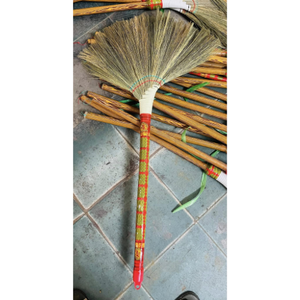 Balai à gazon Eco2go du Vietnam/balai de paille durable à long manche pour cour, maison, restaurant, utilisation en extérieur - Product Image 4