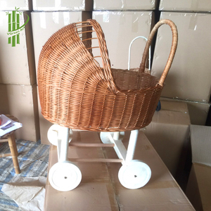 Cuna para Bebés con Asas y Ruedas Hecha de Material Natural - Product Image 2