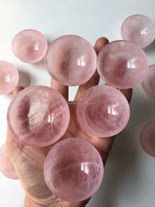 หินบำบัดธรรมชาติขนาด2นิ้วถ้วยควอตซ์สำหรับเป็นของขวัญงานหัตถกรรมพื้นบ้านลายกุหลาบควอตซ์แกะสลักด้วยมือ - Product Image 5