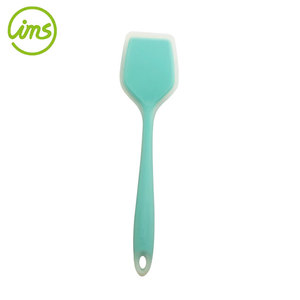 Spatule de cuisson en silicone solide résistant à la chaleur - Product Image 1