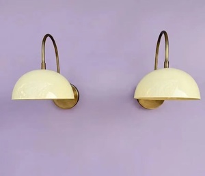 Applique murale moderne du milieu du siècle en laiton avec abat-jour en verre blanc, luminaire décoratif d'intérieur pour chambre à coucher - Product Image 4