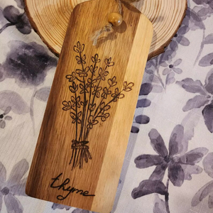 Planche à découper et plateau de service en bois - Durable, lavable au lave-vaisselle - Product Image 1