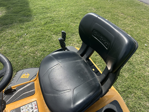 Cortadora de césped Cub Cadet Ultima ZT1 Zero-Turn nueva y usada. Entrega rápida. Disfrute de una precisión y fiabilidad de corte superiores. Calidad premium. - Product Image 2