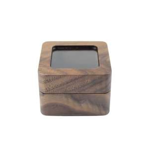 Vente en gros de mini boîte rectangulaire rétro à bibelots en bois de noyer boîte cadeau pour bague de mariage à fente unique avec doublure en velours - Product Image 3