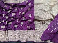 Saris en soie brocart tissé sur mesure dans un assortiment de couleurs uniques avec brocart zari doré idéal pour la revente en couleur rouge vif