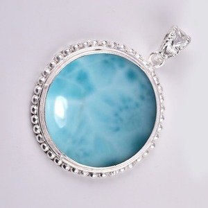 Pendentif solitaire tendance en argent sterling plaqué or rhodié avec sertissage en bézel, pierre précieuse Larimar, design parfait pour les filles, pour un anniversaire - Product Image 3