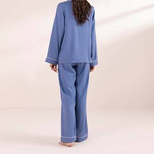 Ensemble de pyjama pour femmes en gros 2026, respirant, doux, élastique à la taille, uni, vêtements de nuit sexy à col en V - Product Image 2