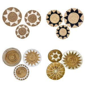 Plaque murale vietnamienne artisanale en jacinthe d'eau et paille de coton, style Art Déco, pour décoration de salon et anniversaire - Product Image 1