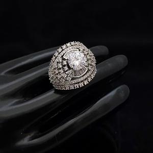 แหวนแฟนซีสุดทันสมัยสีเงินคุณภาพดีสุดอินเทรนด์สำหรับใส่ไปงานเลี้ยงและงานแต่ง - Product Image 1